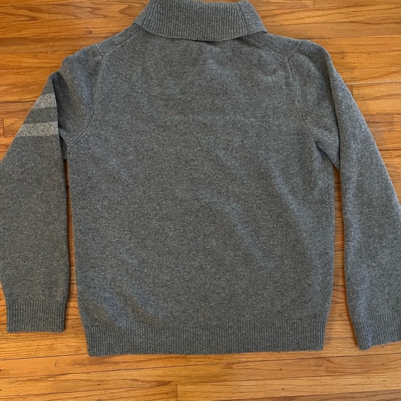 Banana Republic Gray Sweater - Picture 2 of 3